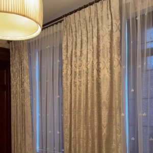 Trenduri în designul interior se schimbă constant, dar draperiile clasice rămân relevante dincolo de timp!⚜️