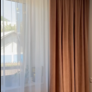 Vă împărtășim un nou proiect — am montat draperii în dormitor.🏡